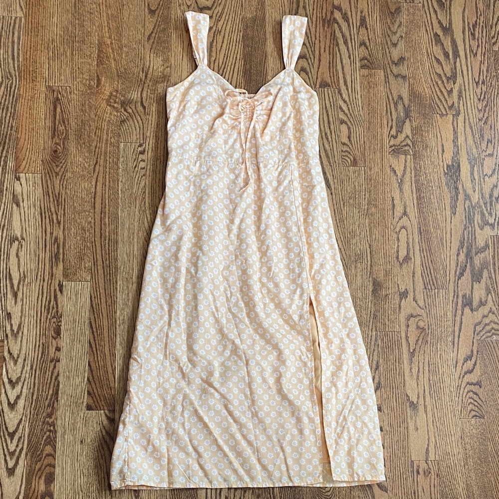 Abercrombie & Fitch Peach Floral Midi Dress with slit, size M. Like new